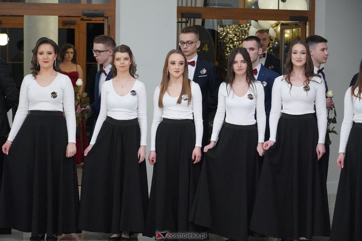 Studniówka ZSZ 4 w Ostrołęce [03.02.2024] - zdjęcie #52 - eOstroleka.pl