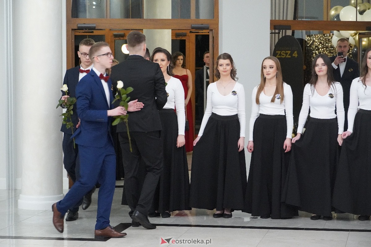 Studniówka ZSZ 4 w Ostrołęce [03.02.2024] - zdjęcie #49 - eOstroleka.pl