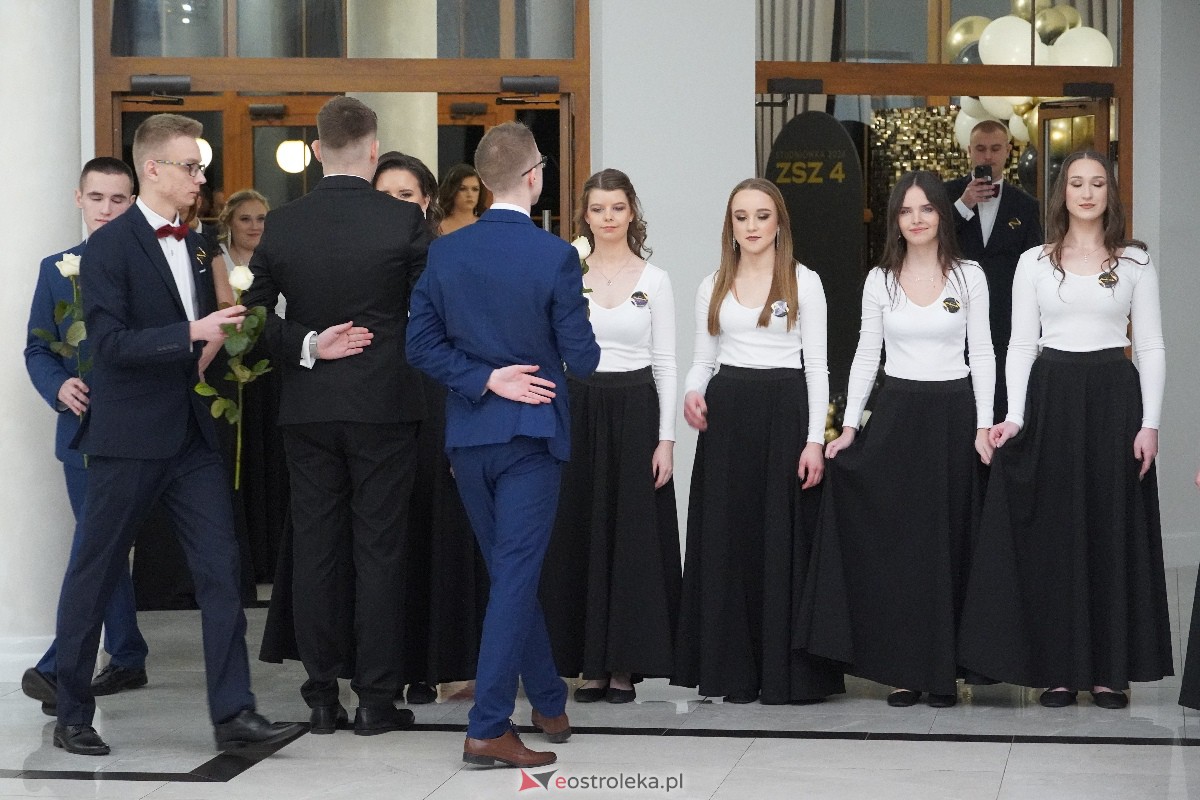 Studniówka ZSZ 4 w Ostrołęce [03.02.2024] - zdjęcie #48 - eOstroleka.pl