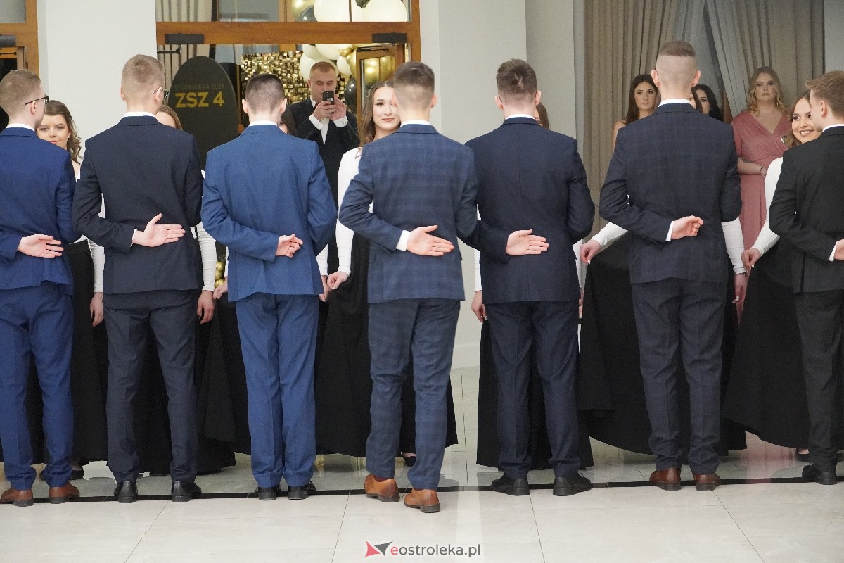 Studniówka ZSZ 4 w Ostrołęce [03.02.2024] - zdjęcie #47 - eOstroleka.pl