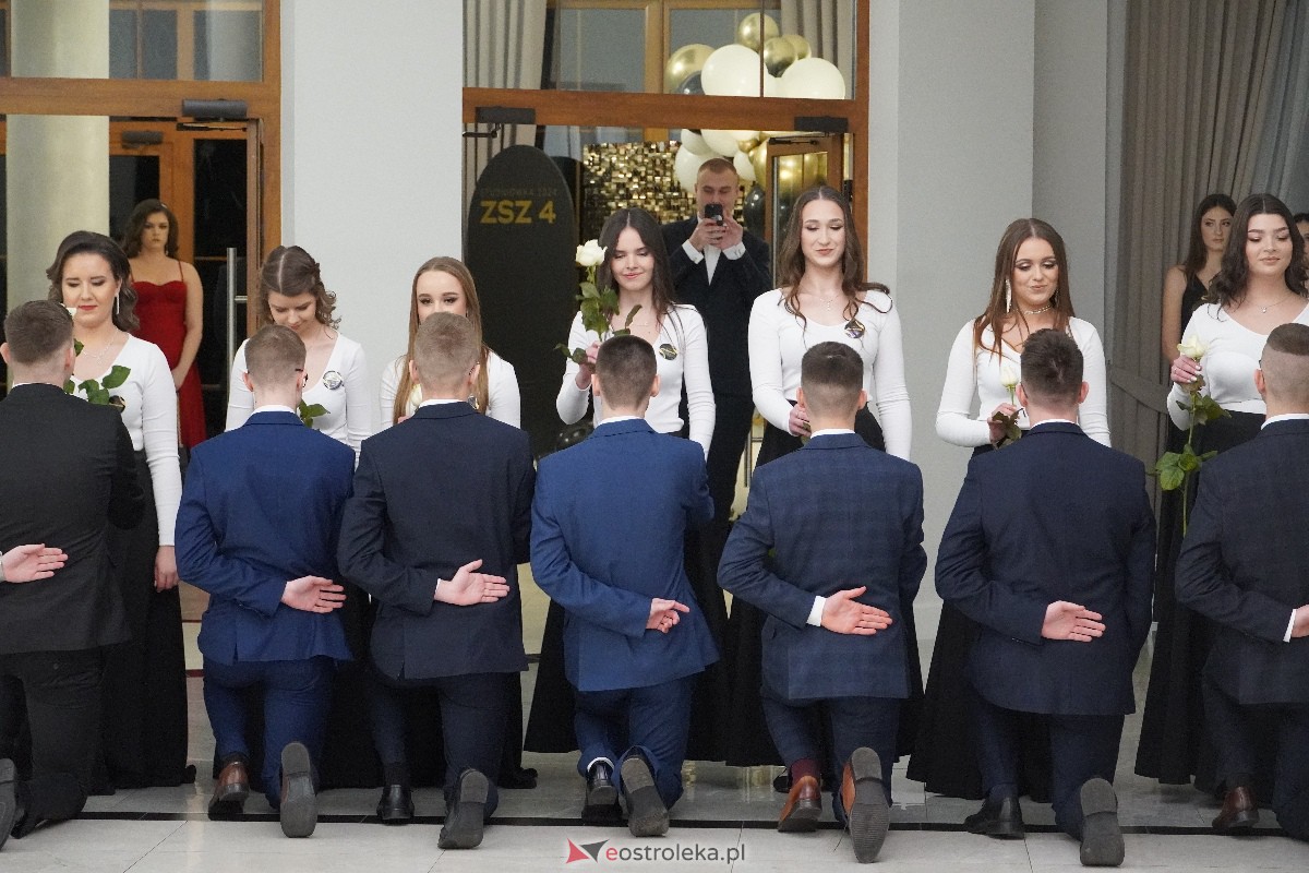 Studniówka ZSZ 4 w Ostrołęce [03.02.2024] - zdjęcie #46 - eOstroleka.pl