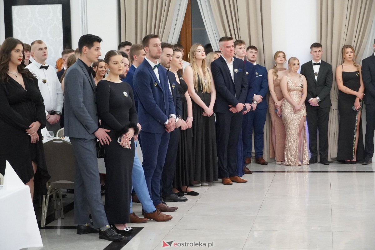 Studniówka ZSZ 4 w Ostrołęce [03.02.2024] - zdjęcie #33 - eOstroleka.pl