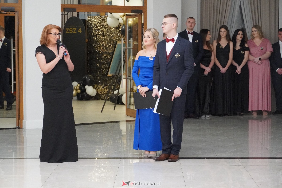 Studniówka ZSZ 4 w Ostrołęce [03.02.2024] - zdjęcie #32 - eOstroleka.pl