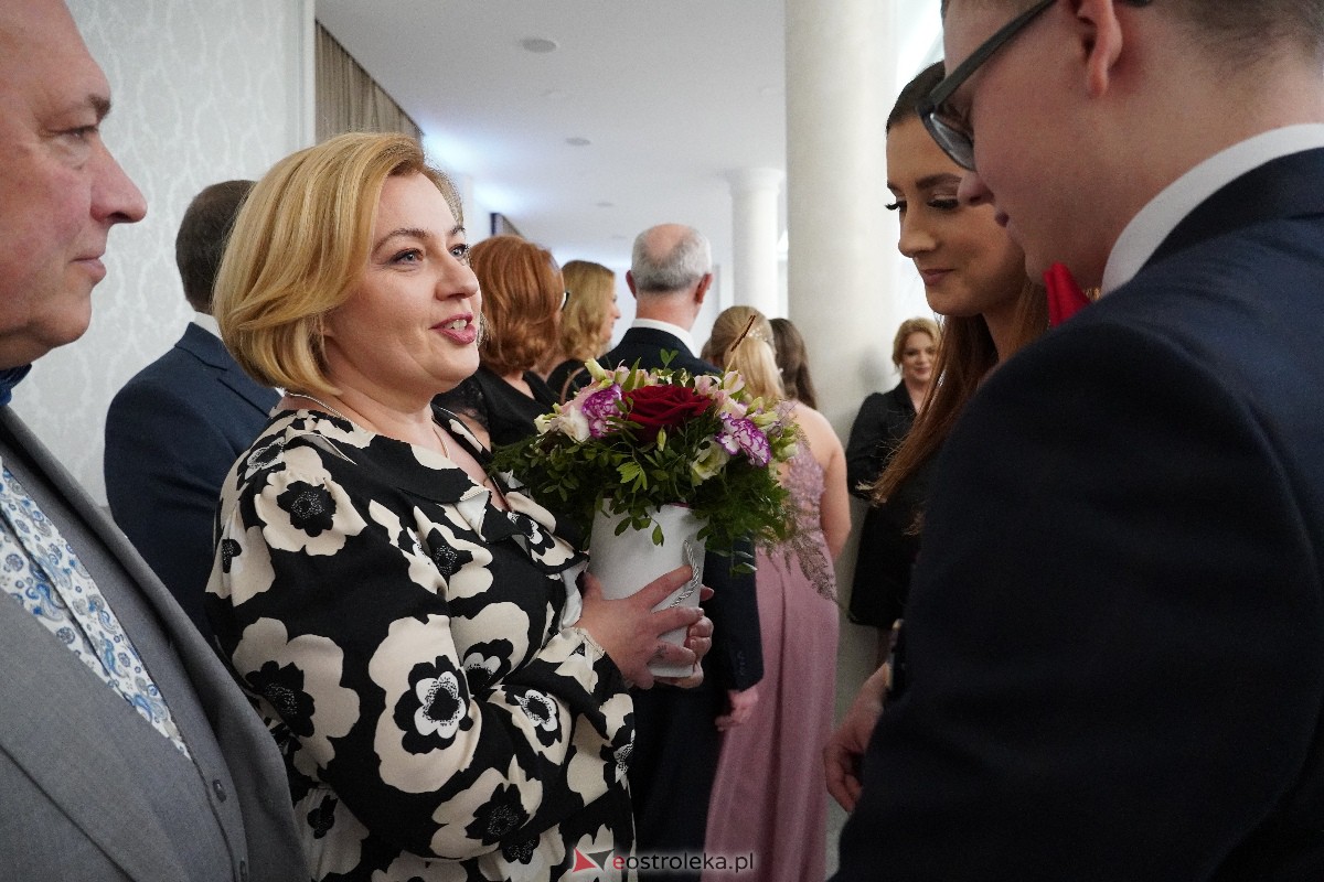 Studniówka ZSZ 4 w Ostrołęce [03.02.2024] - zdjęcie #26 - eOstroleka.pl