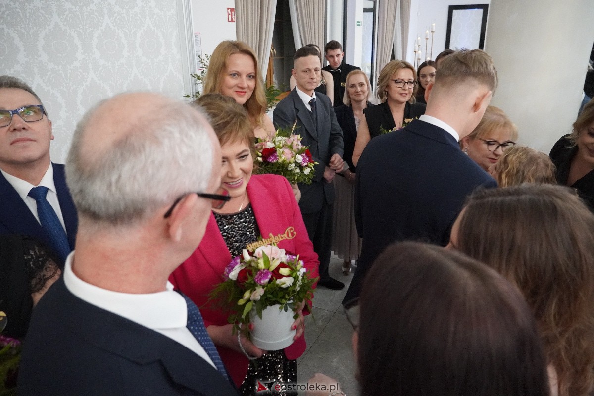 Studniówka ZSZ 4 w Ostrołęce [03.02.2024] - zdjęcie #25 - eOstroleka.pl