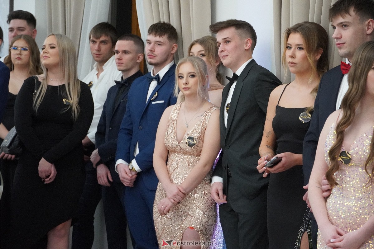 Studniówka ZSZ 4 w Ostrołęce [03.02.2024] - zdjęcie #23 - eOstroleka.pl