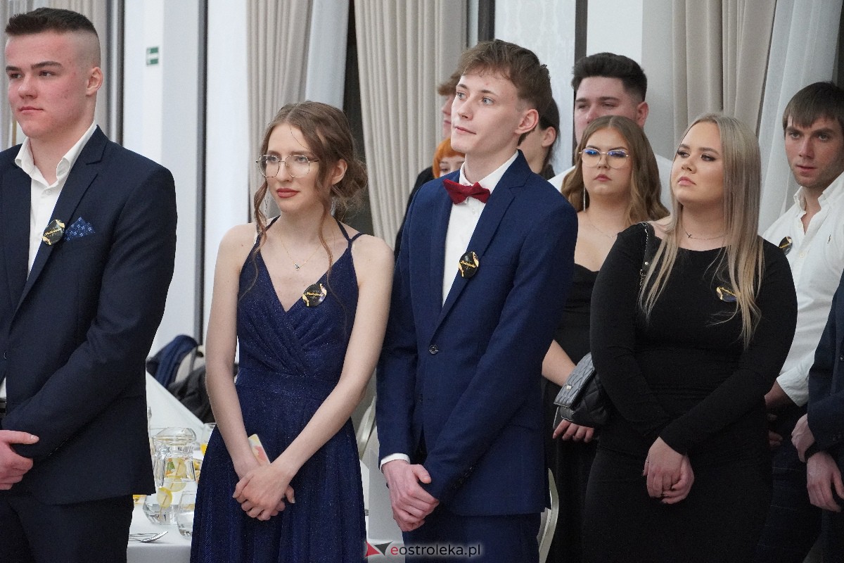 Studniówka ZSZ 4 w Ostrołęce [03.02.2024] - zdjęcie #22 - eOstroleka.pl