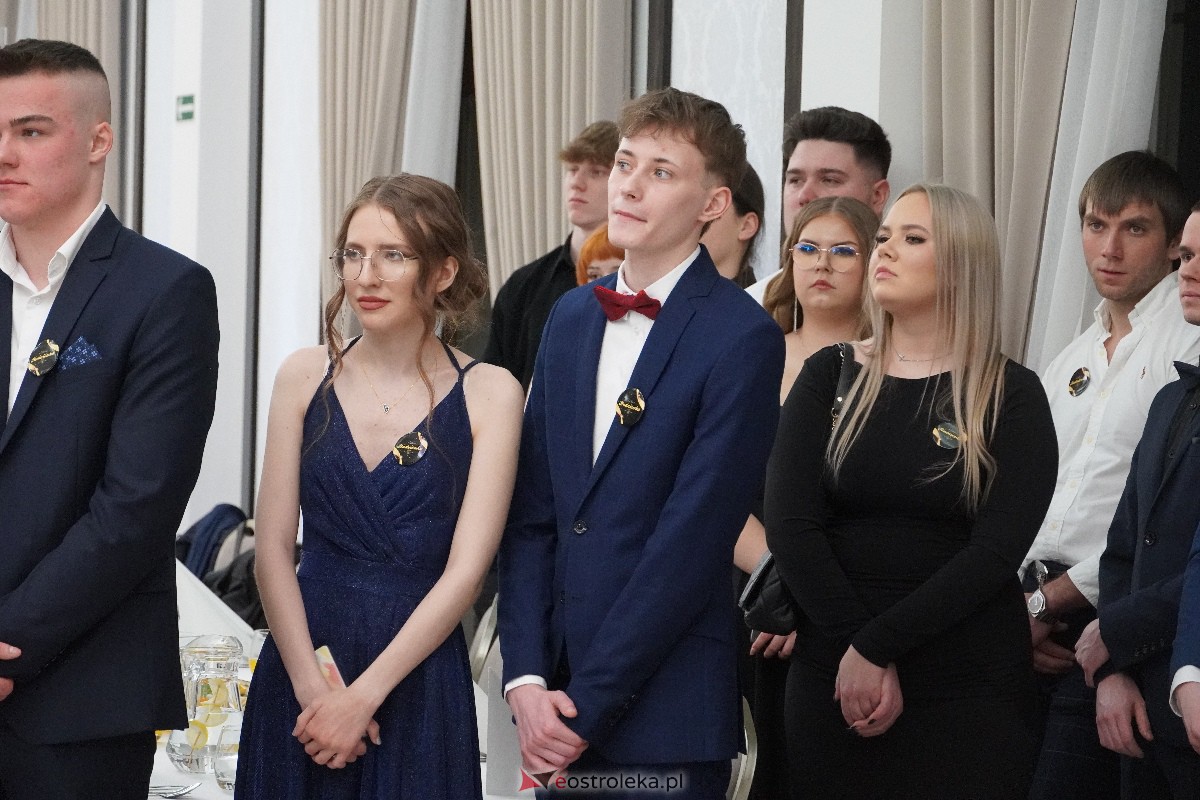 Studniówka ZSZ 4 w Ostrołęce [03.02.2024] - zdjęcie #20 - eOstroleka.pl