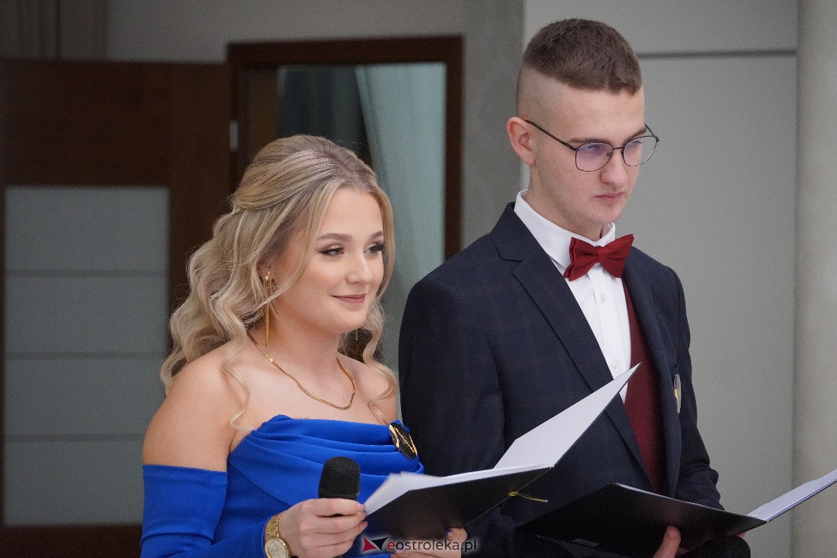 Studniówka ZSZ 4 w Ostrołęce [03.02.2024] - zdjęcie #13 - eOstroleka.pl