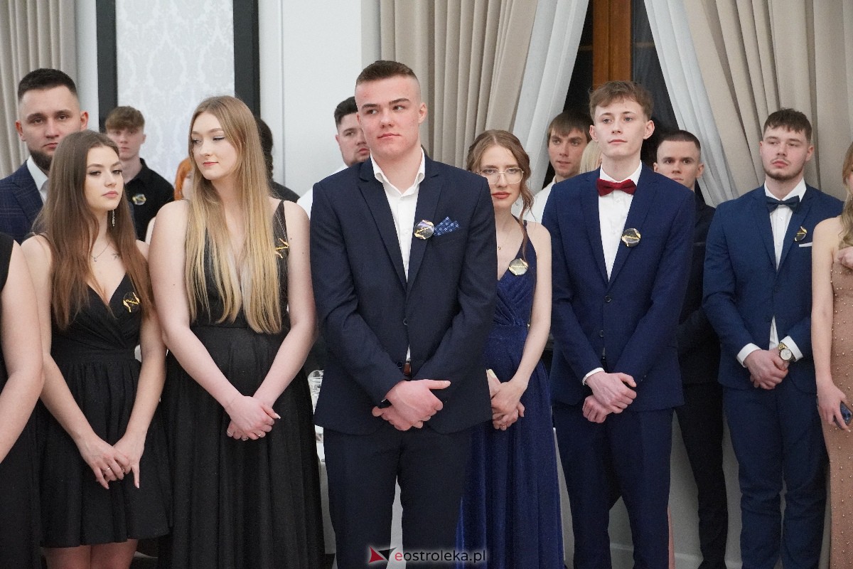Studniówka ZSZ 4 w Ostrołęce [03.02.2024] - zdjęcie #10 - eOstroleka.pl