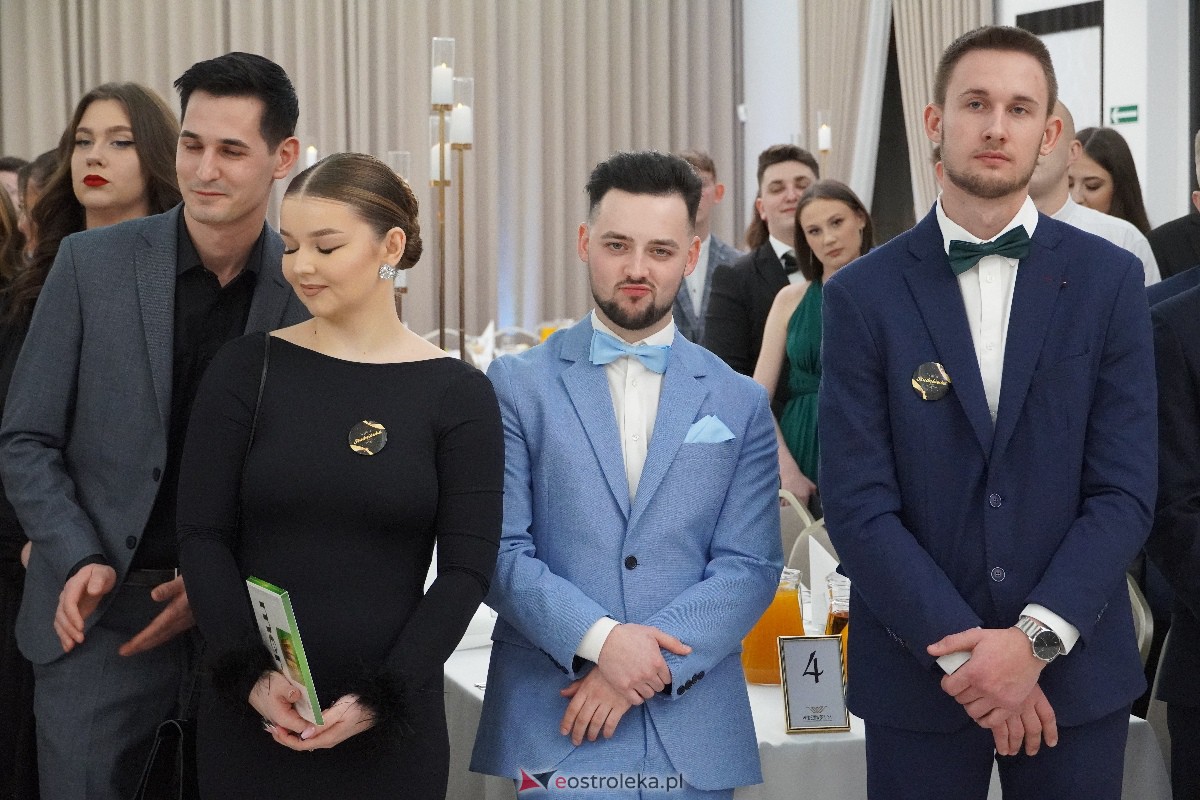 Studniówka ZSZ 4 w Ostrołęce [03.02.2024] - zdjęcie #8 - eOstroleka.pl