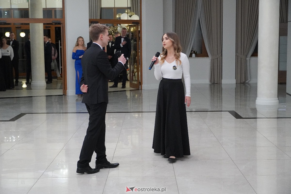 Studniówka ZSZ 4 w Ostrołęce [03.02.2024] - zdjęcie #7 - eOstroleka.pl