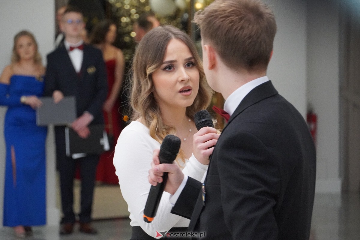 Studniówka ZSZ 4 w Ostrołęce [03.02.2024] - zdjęcie #4 - eOstroleka.pl