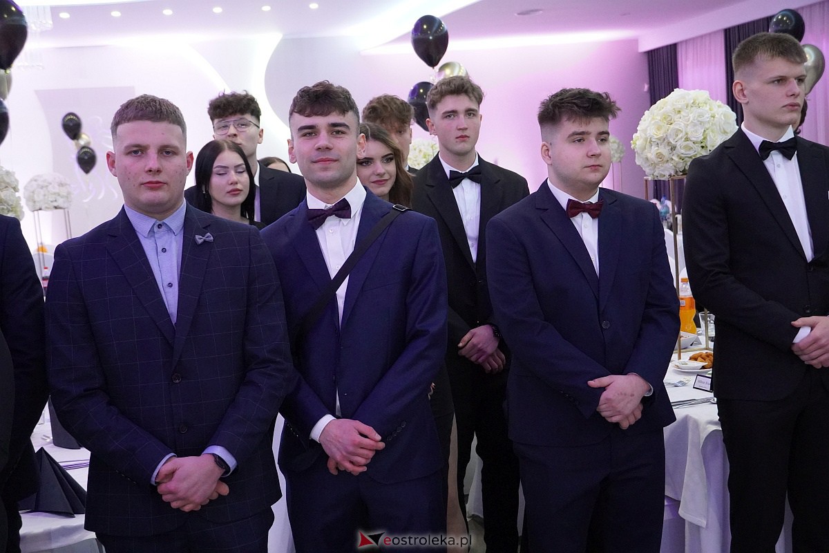 ZSZ 3 w Ostrołęce odlicza do matury! Studniówka 2024 [3.02.2024] - zdjęcie #277 - eOstroleka.pl