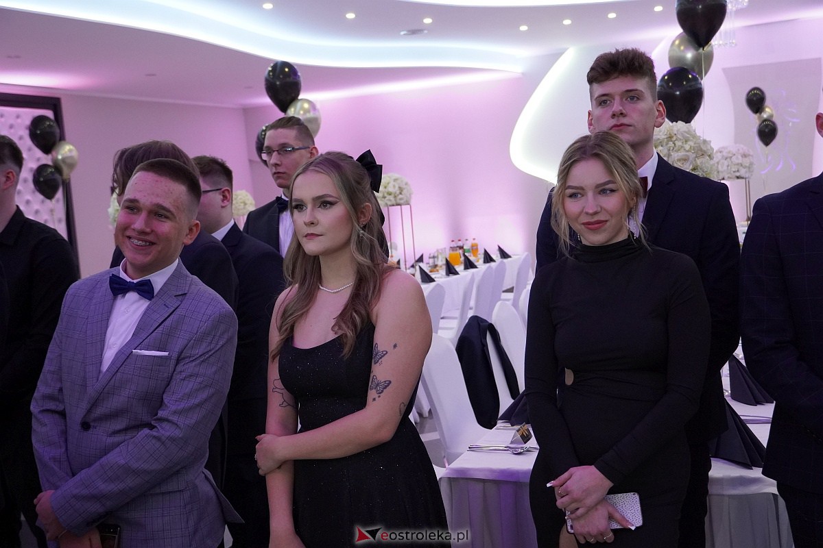 ZSZ 3 w Ostrołęce odlicza do matury! Studniówka 2024 [3.02.2024] - zdjęcie #276 - eOstroleka.pl