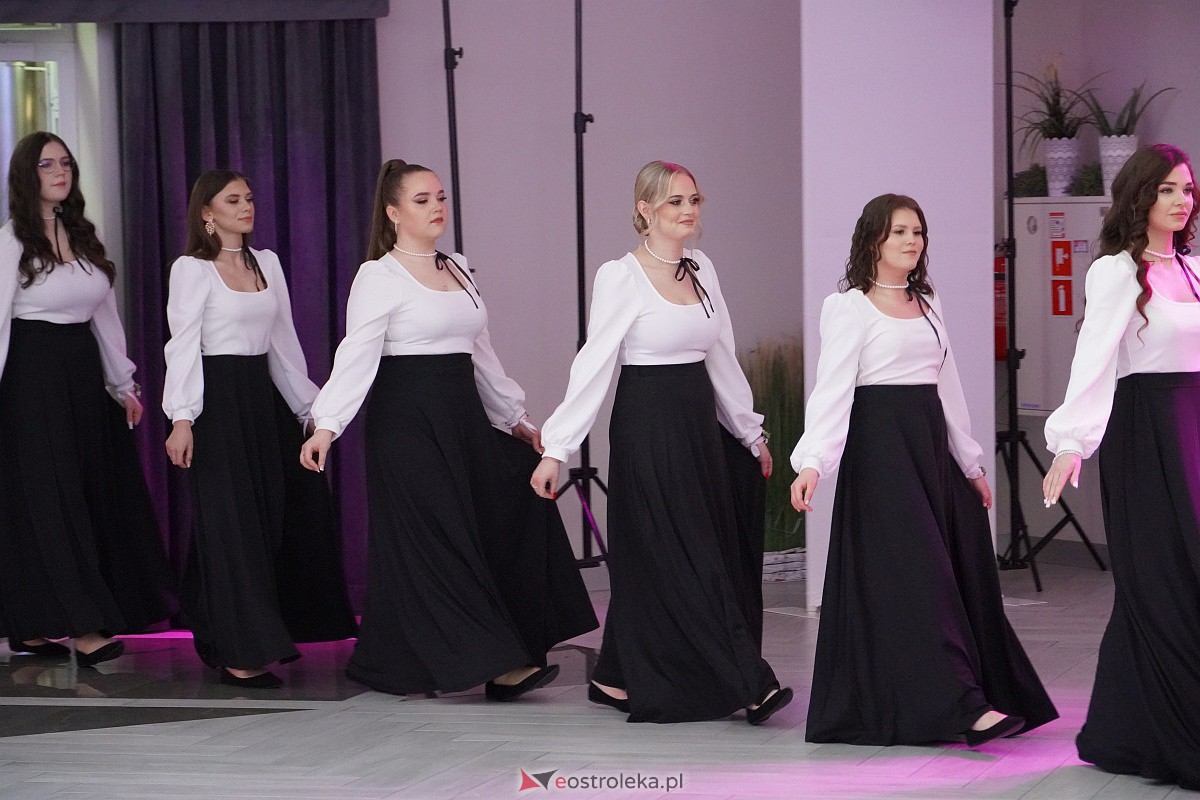 ZSZ 3 w Ostrołęce odlicza do matury! Studniówka 2024 [3.02.2024] - zdjęcie #235 - eOstroleka.pl