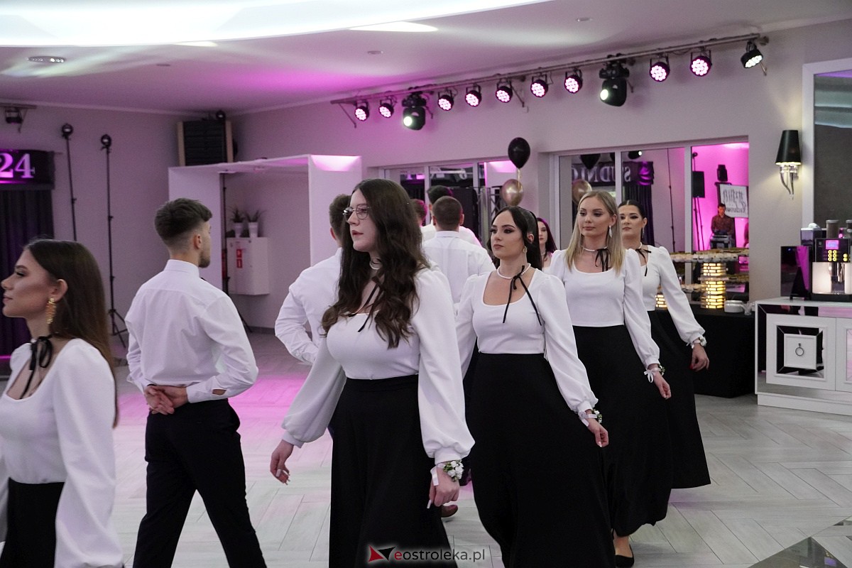 ZSZ 3 w Ostrołęce odlicza do matury! Studniówka 2024 [3.02.2024] - zdjęcie #229 - eOstroleka.pl