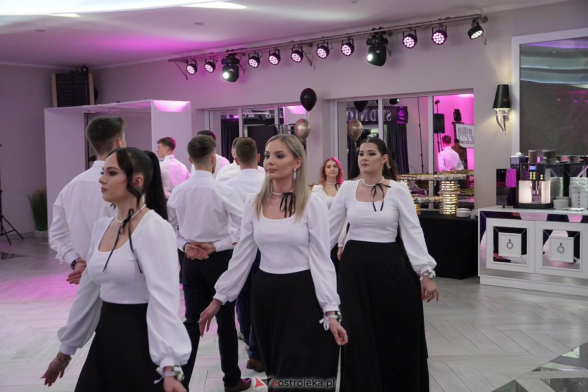 ZSZ 3 w Ostrołęce odlicza do matury! Studniówka 2024 [3.02.2024] - zdjęcie #226 - eOstroleka.pl