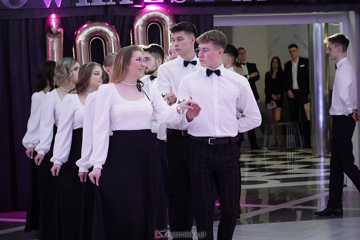 ZSZ 3 w Ostrołęce odlicza do matury! Studniówka 2024 [3.02.2024] - zdjęcie #224 - eOstroleka.pl