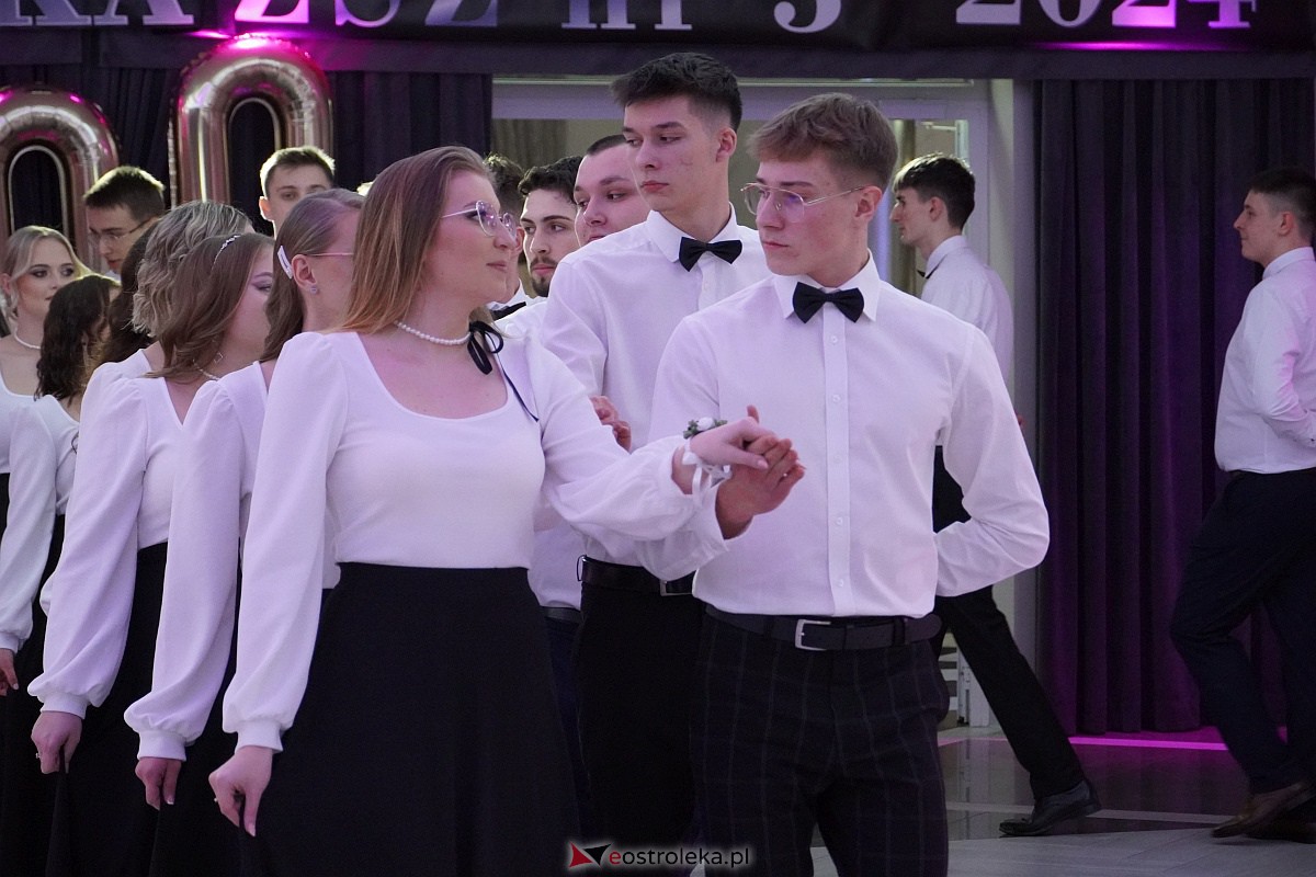 ZSZ 3 w Ostrołęce odlicza do matury! Studniówka 2024 [3.02.2024] - zdjęcie #223 - eOstroleka.pl