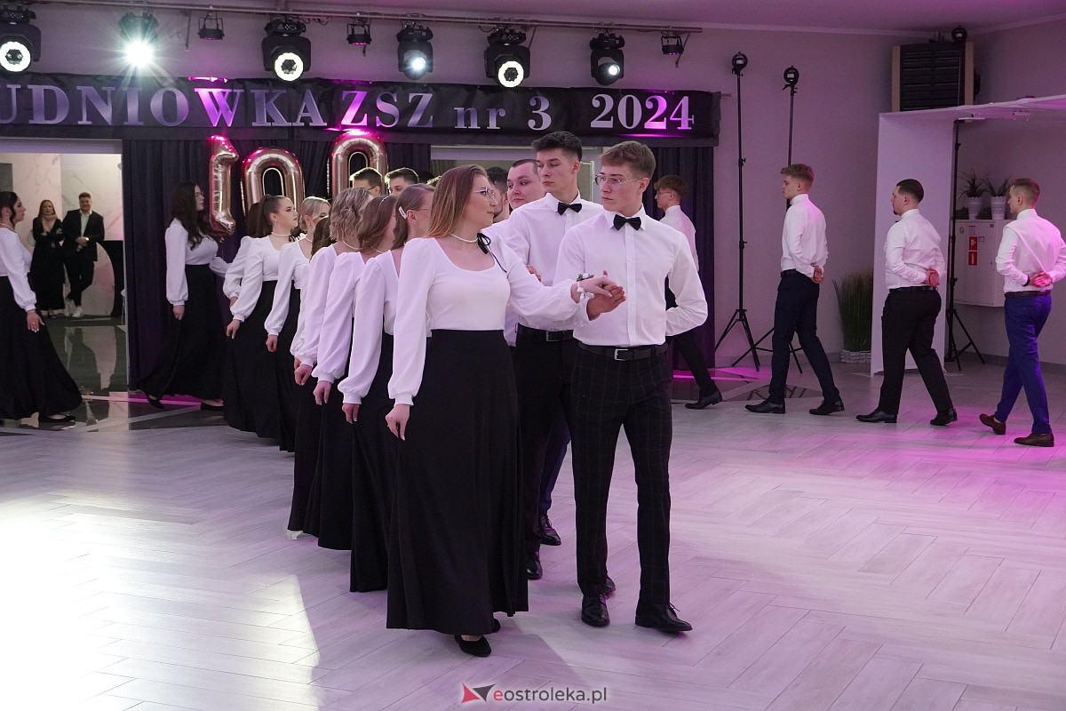 ZSZ 3 w Ostrołęce odlicza do matury! Studniówka 2024 [3.02.2024] - zdjęcie #222 - eOstroleka.pl