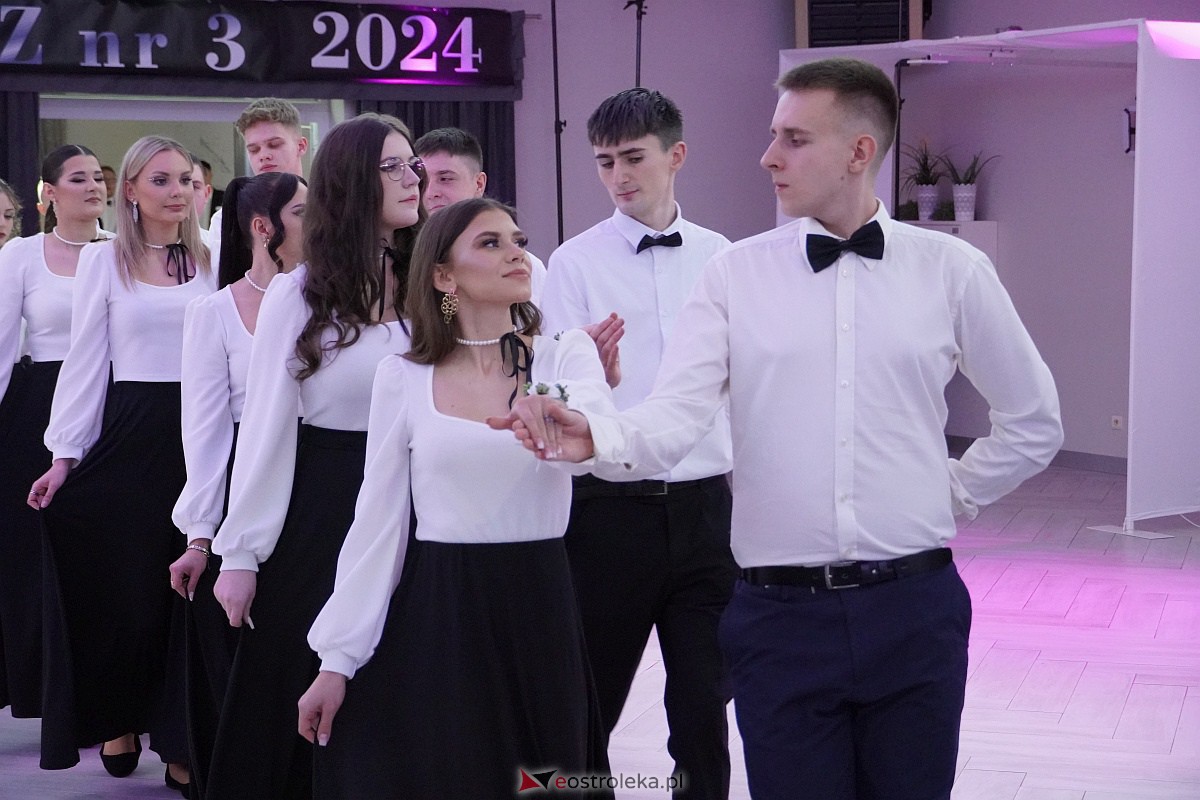 ZSZ 3 w Ostrołęce odlicza do matury! Studniówka 2024 [3.02.2024] - zdjęcie #218 - eOstroleka.pl