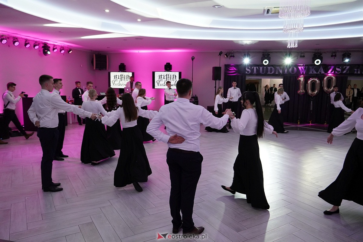 ZSZ 3 w Ostrołęce odlicza do matury! Studniówka 2024 [3.02.2024] - zdjęcie #204 - eOstroleka.pl