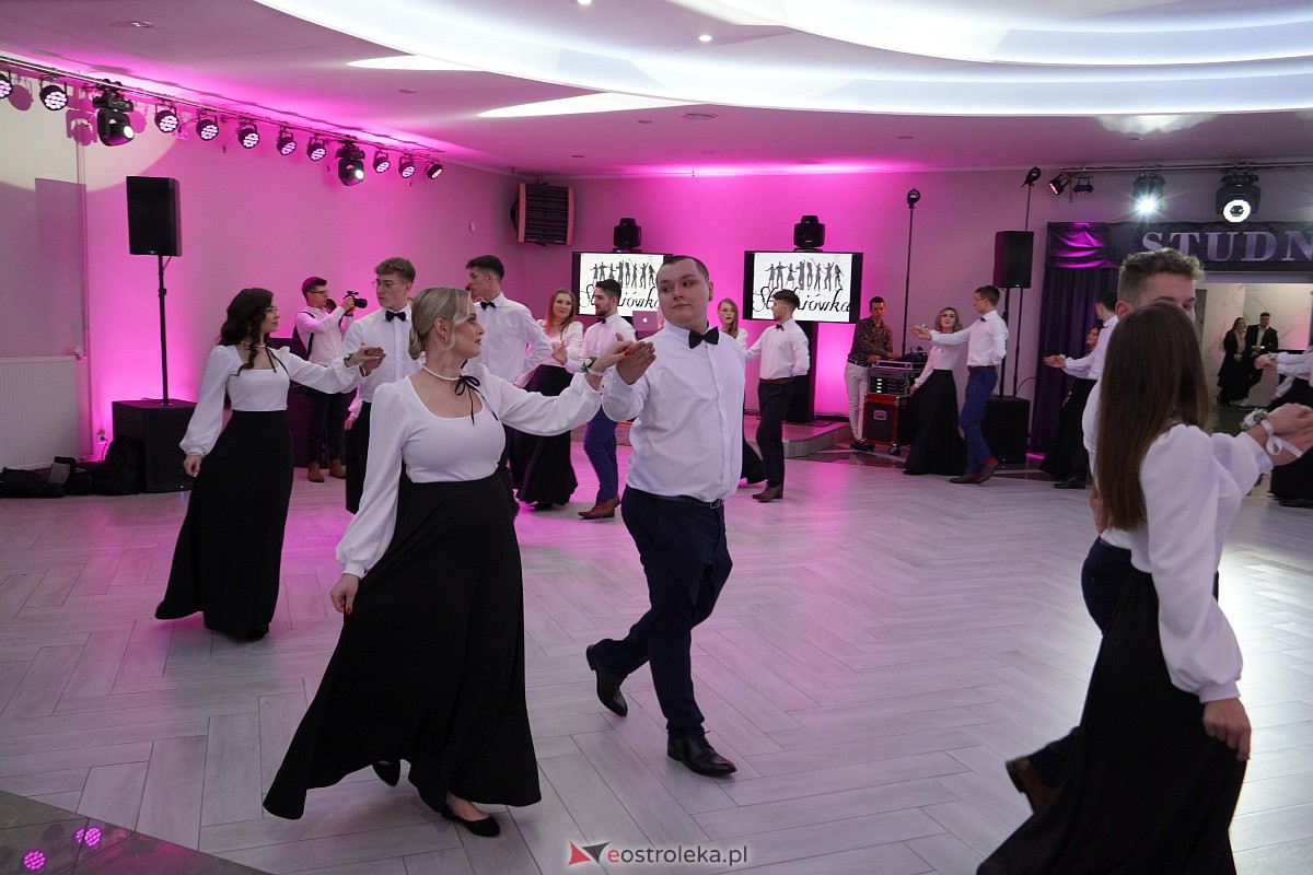 ZSZ 3 w Ostrołęce odlicza do matury! Studniówka 2024 [3.02.2024] - zdjęcie #201 - eOstroleka.pl