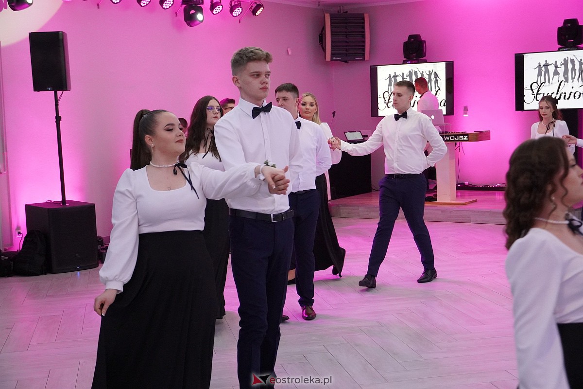 ZSZ 3 w Ostrołęce odlicza do matury! Studniówka 2024 [3.02.2024] - zdjęcie #194 - eOstroleka.pl