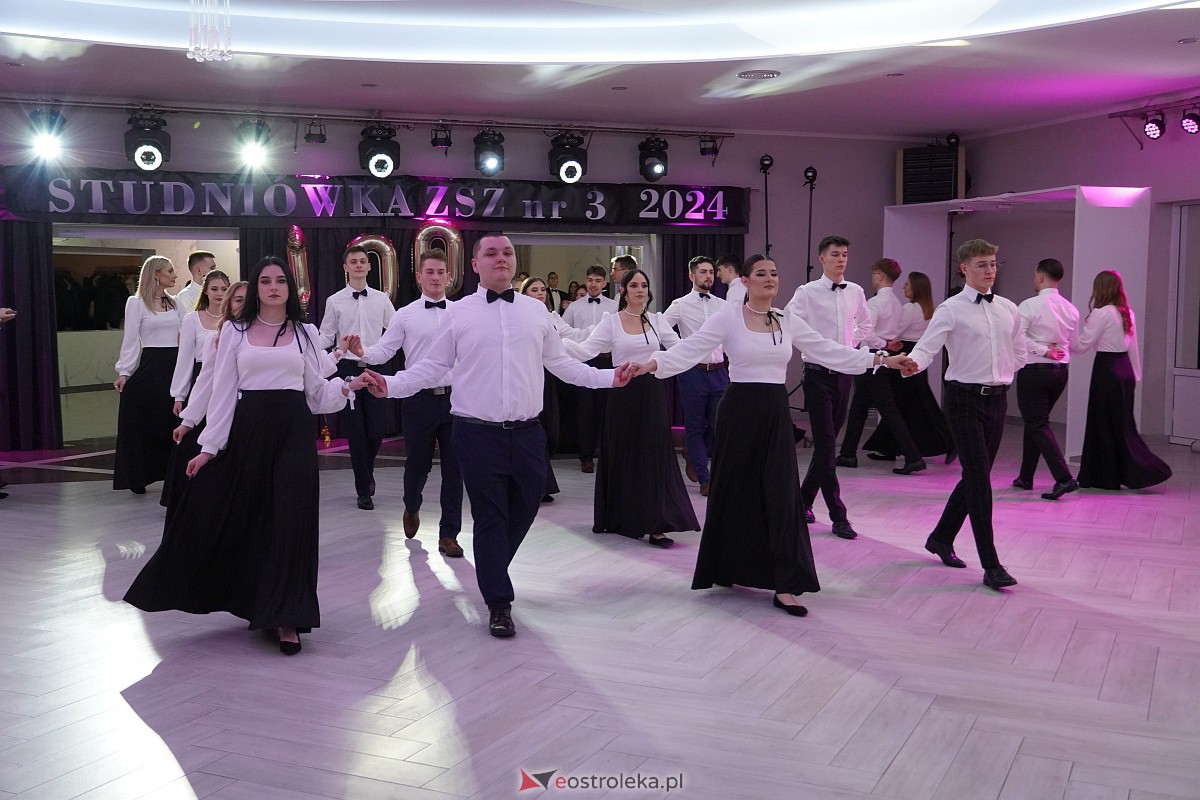 ZSZ 3 w Ostrołęce odlicza do matury! Studniówka 2024 [3.02.2024] - zdjęcie #193 - eOstroleka.pl