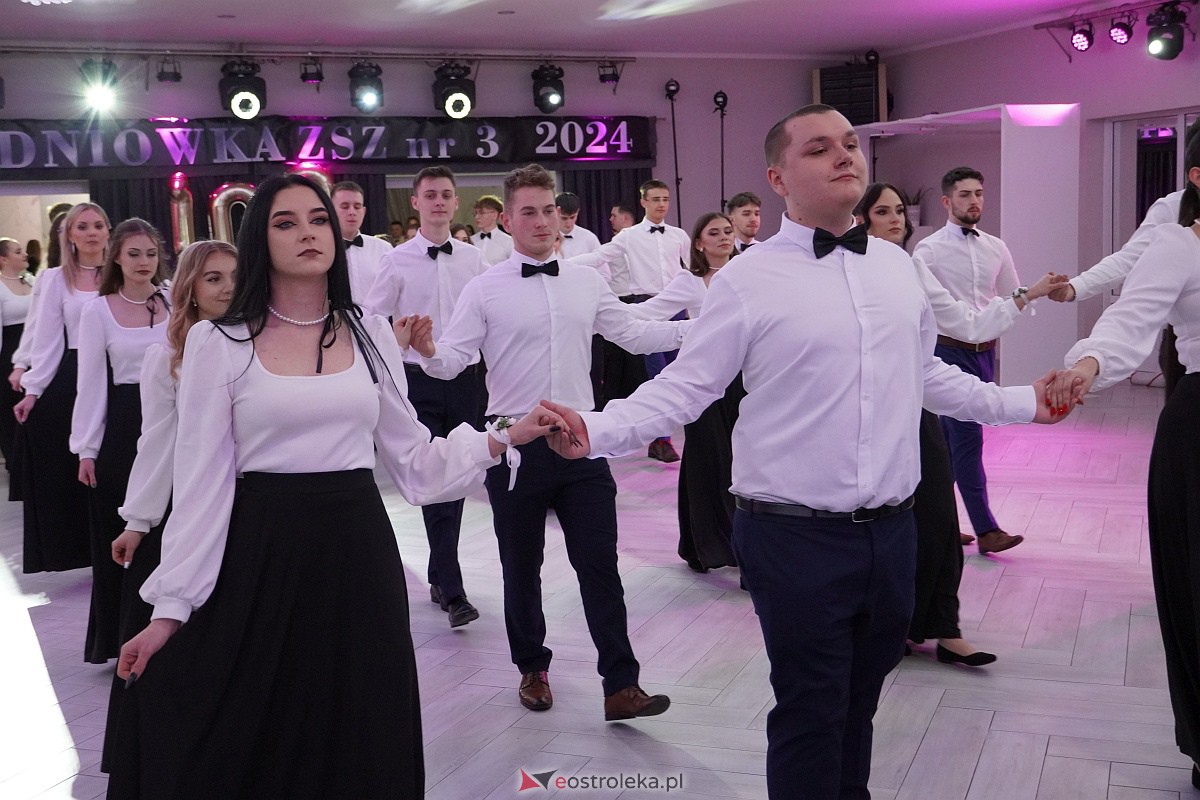 ZSZ 3 w Ostrołęce odlicza do matury! Studniówka 2024 [3.02.2024] - zdjęcie #191 - eOstroleka.pl