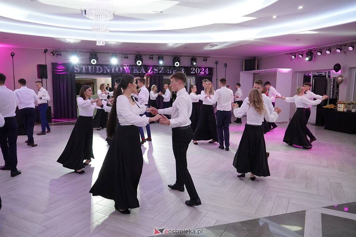 ZSZ 3 w Ostrołęce odlicza do matury! Studniówka 2024 [3.02.2024] - zdjęcie #187 - eOstroleka.pl