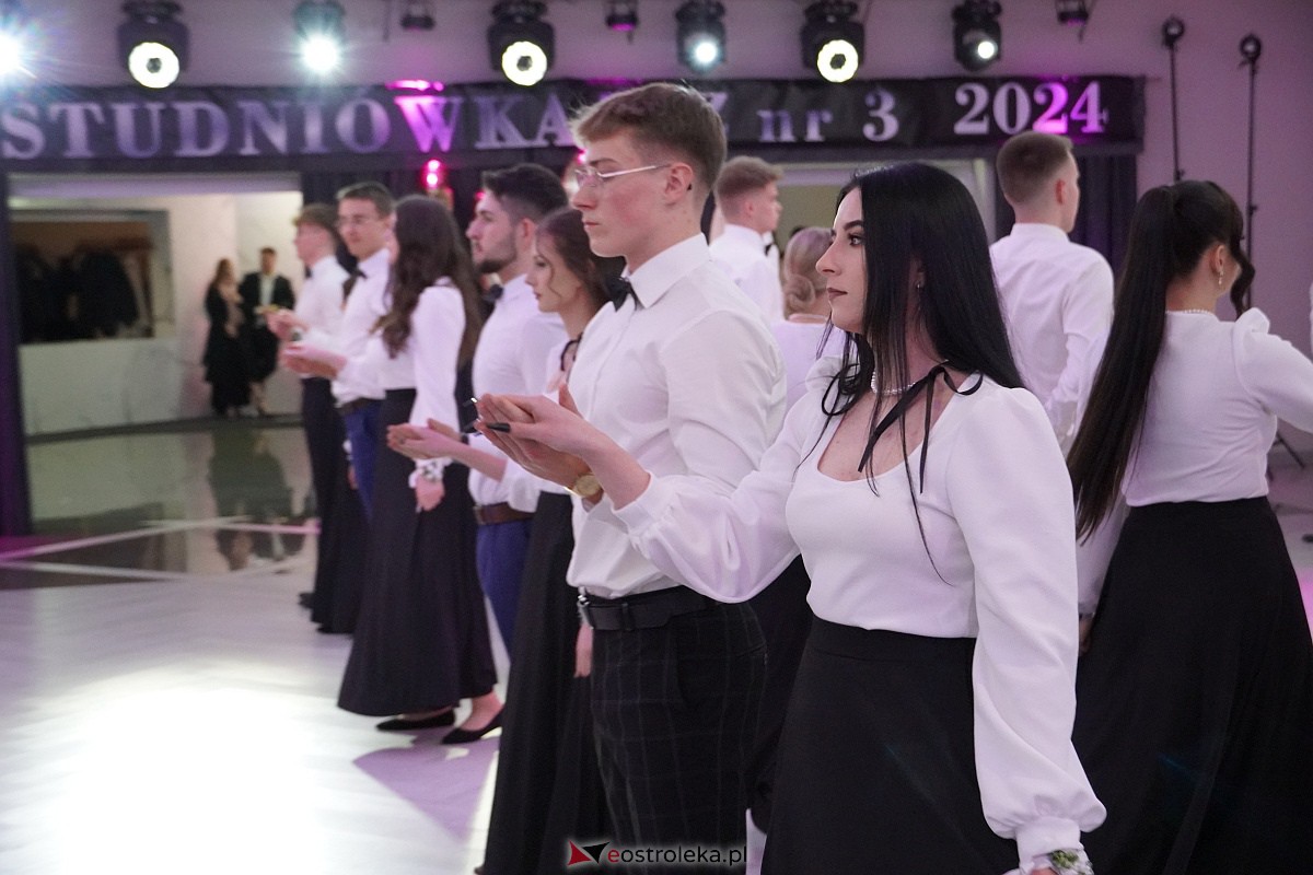 ZSZ 3 w Ostrołęce odlicza do matury! Studniówka 2024 [3.02.2024] - zdjęcie #183 - eOstroleka.pl
