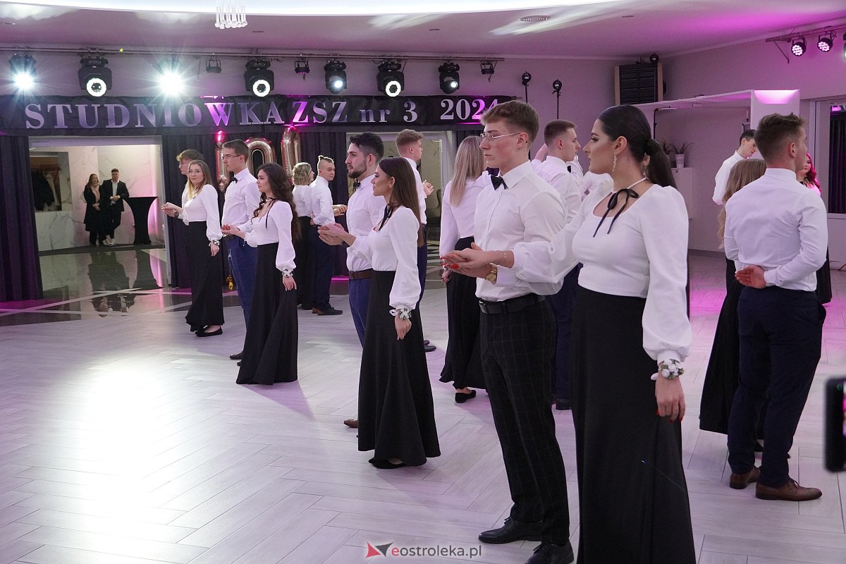 ZSZ 3 w Ostrołęce odlicza do matury! Studniówka 2024 [3.02.2024] - zdjęcie #181 - eOstroleka.pl