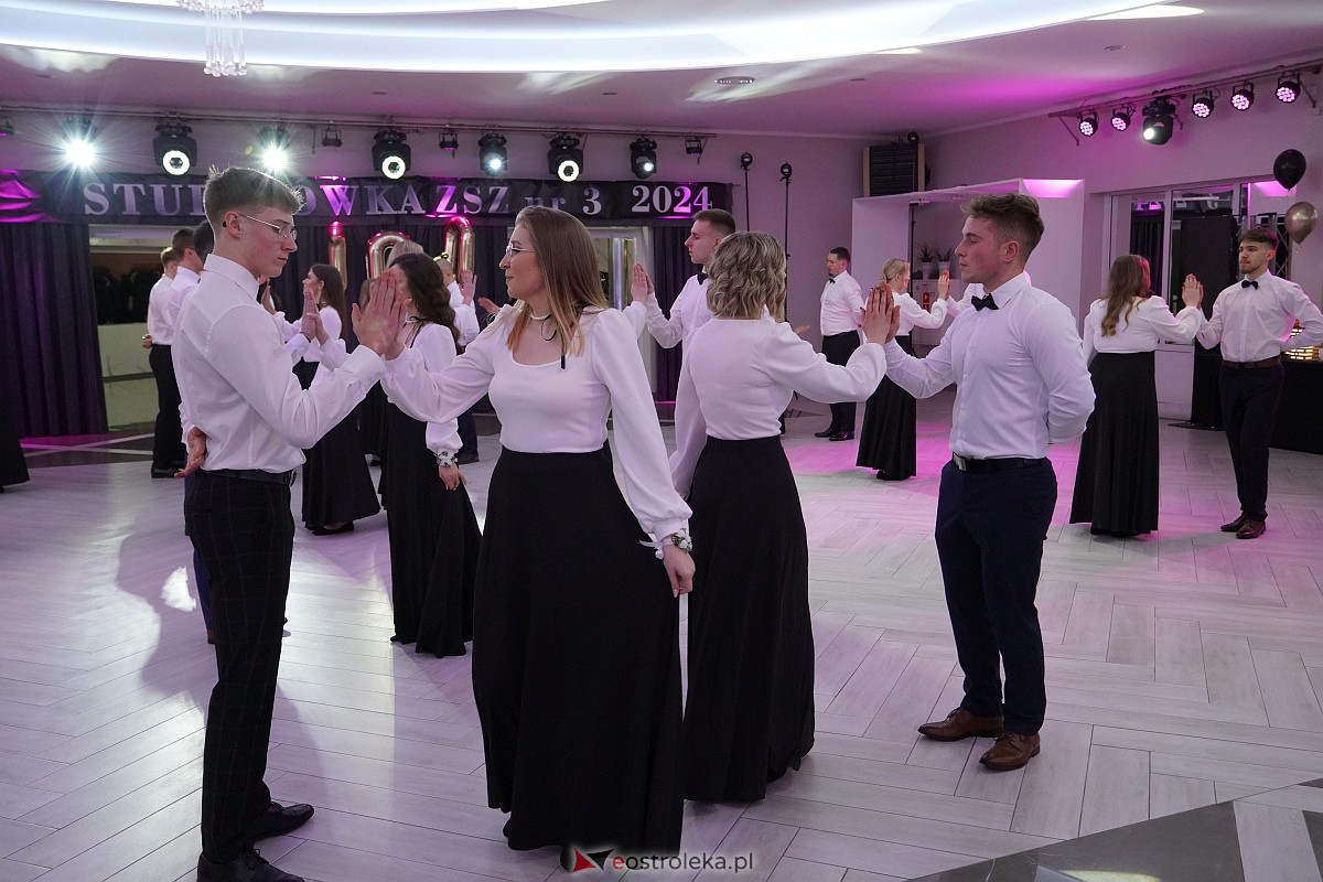 ZSZ 3 w Ostrołęce odlicza do matury! Studniówka 2024 [3.02.2024] - zdjęcie #179 - eOstroleka.pl