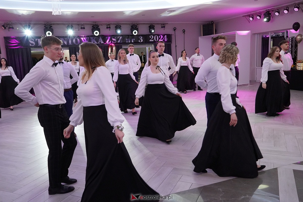 ZSZ 3 w Ostrołęce odlicza do matury! Studniówka 2024 [3.02.2024] - zdjęcie #176 - eOstroleka.pl