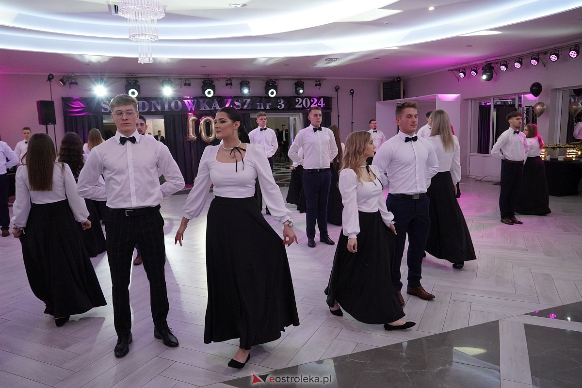 ZSZ 3 w Ostrołęce odlicza do matury! Studniówka 2024 [3.02.2024] - zdjęcie #174 - eOstroleka.pl
