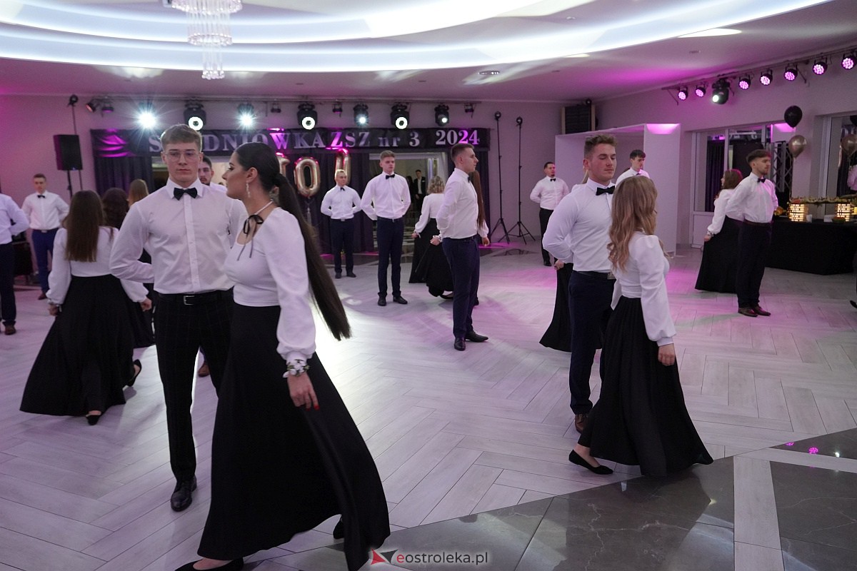 ZSZ 3 w Ostrołęce odlicza do matury! Studniówka 2024 [3.02.2024] - zdjęcie #173 - eOstroleka.pl