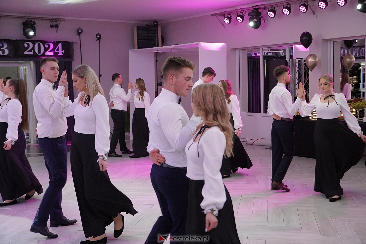 ZSZ 3 w Ostrołęce odlicza do matury! Studniówka 2024 [3.02.2024] - zdjęcie #172 - eOstroleka.pl