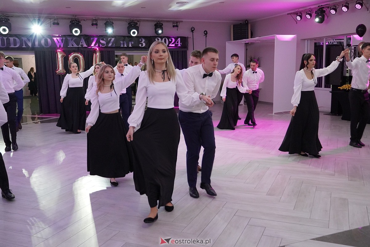 ZSZ 3 w Ostrołęce odlicza do matury! Studniówka 2024 [3.02.2024] - zdjęcie #169 - eOstroleka.pl