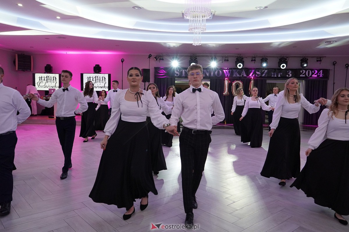 ZSZ 3 w Ostrołęce odlicza do matury! Studniówka 2024 [3.02.2024] - zdjęcie #168 - eOstroleka.pl