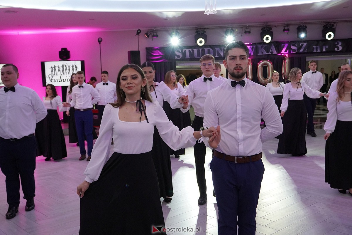 ZSZ 3 w Ostrołęce odlicza do matury! Studniówka 2024 [3.02.2024] - zdjęcie #164 - eOstroleka.pl
