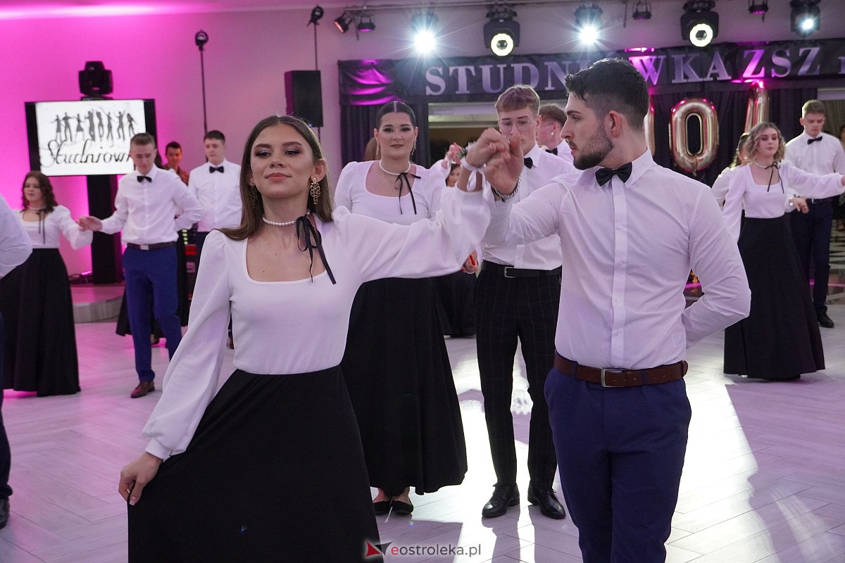 ZSZ 3 w Ostrołęce odlicza do matury! Studniówka 2024 [3.02.2024] - zdjęcie #163 - eOstroleka.pl