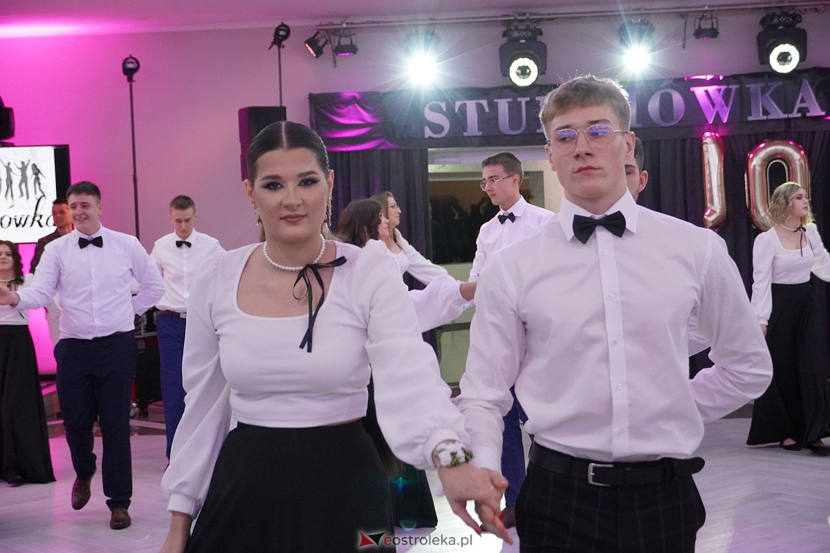 ZSZ 3 w Ostrołęce odlicza do matury! Studniówka 2024 [3.02.2024] - zdjęcie #162 - eOstroleka.pl