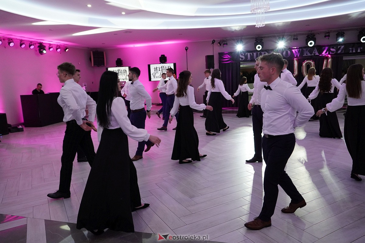 ZSZ 3 w Ostrołęce odlicza do matury! Studniówka 2024 [3.02.2024] - zdjęcie #158 - eOstroleka.pl
