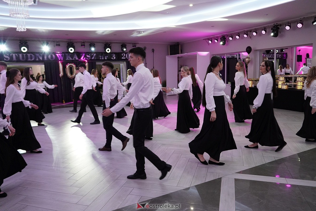 ZSZ 3 w Ostrołęce odlicza do matury! Studniówka 2024 [3.02.2024] - zdjęcie #157 - eOstroleka.pl
