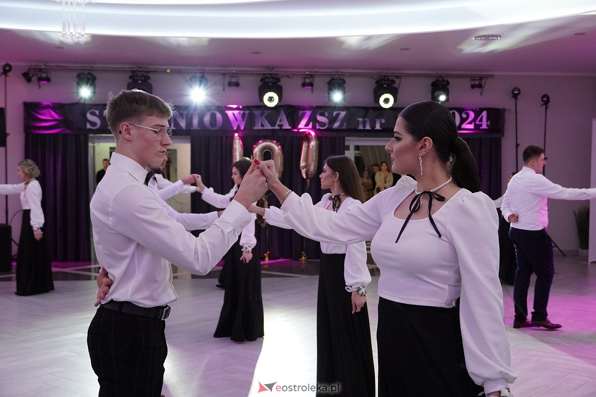 ZSZ 3 w Ostrołęce odlicza do matury! Studniówka 2024 [3.02.2024] - zdjęcie #153 - eOstroleka.pl