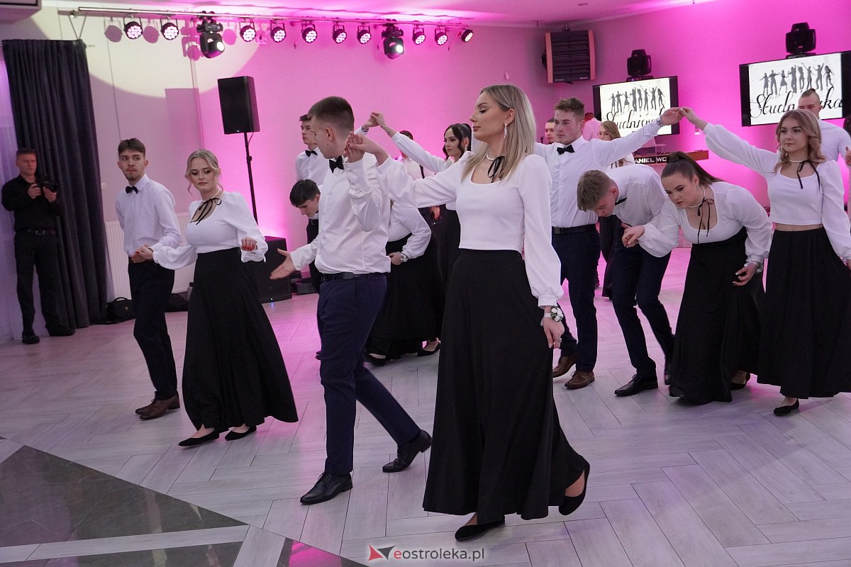 ZSZ 3 w Ostrołęce odlicza do matury! Studniówka 2024 [3.02.2024] - zdjęcie #148 - eOstroleka.pl