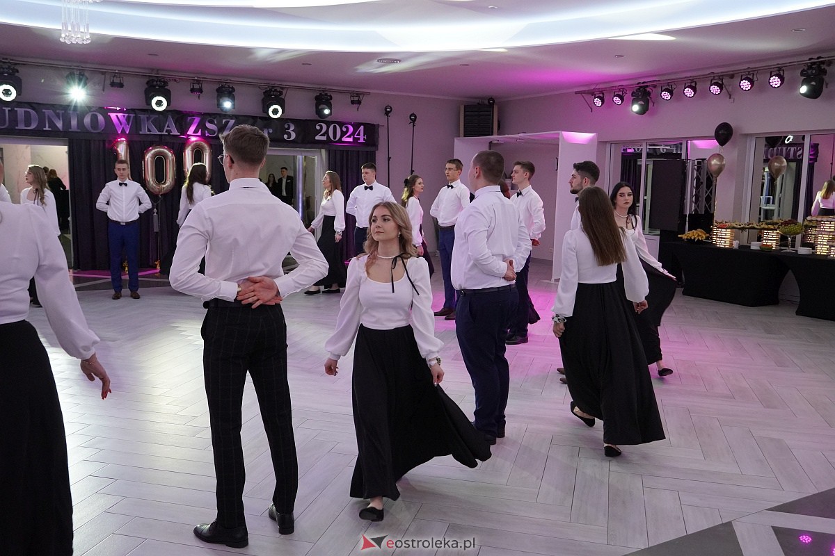 ZSZ 3 w Ostrołęce odlicza do matury! Studniówka 2024 [3.02.2024] - zdjęcie #141 - eOstroleka.pl
