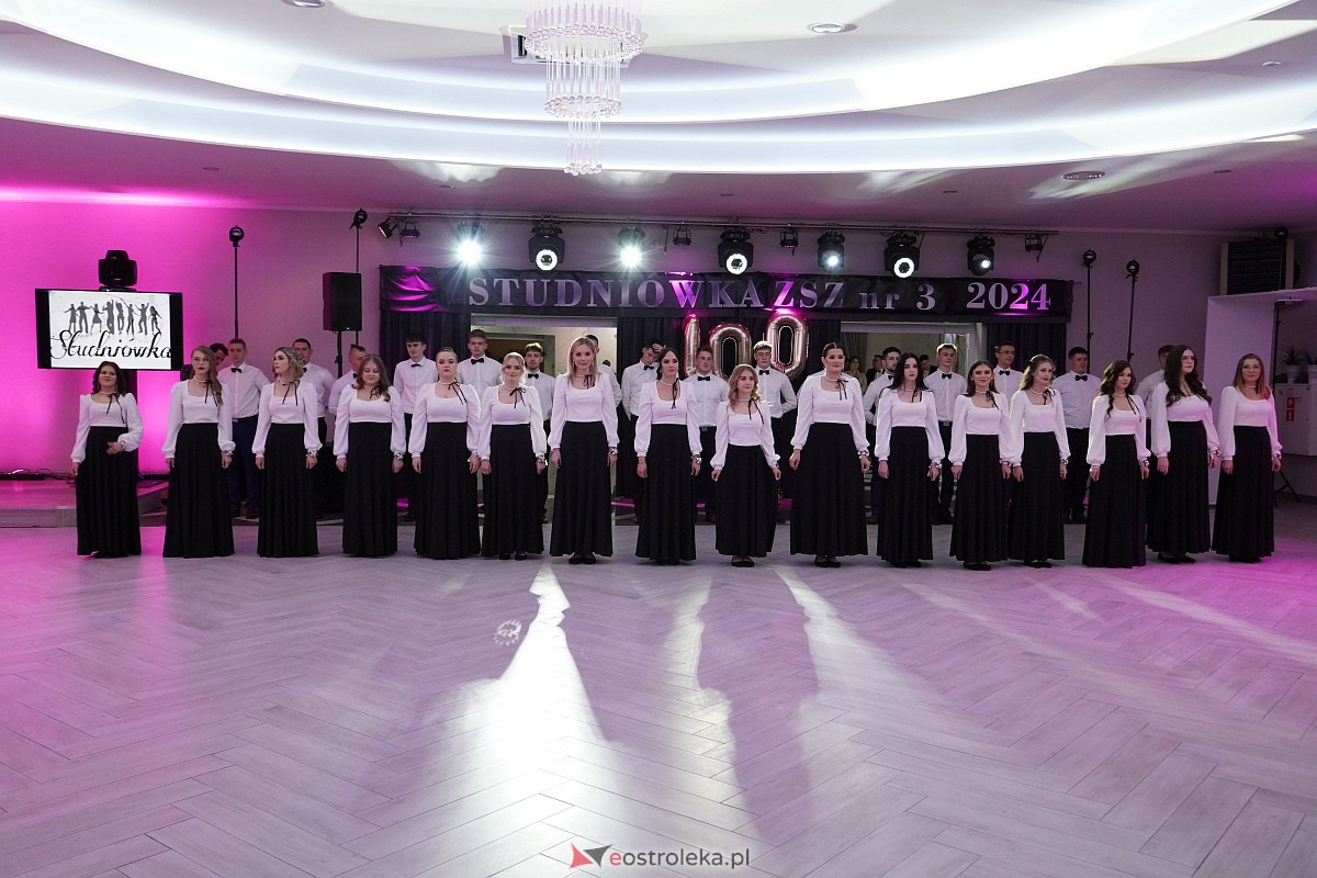 ZSZ 3 w Ostrołęce odlicza do matury! Studniówka 2024 [3.02.2024] - zdjęcie #140 - eOstroleka.pl
